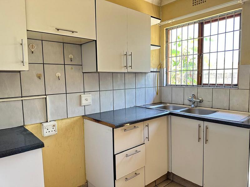 6 Bedroom Property for Sale in Mthata Eastern Cape